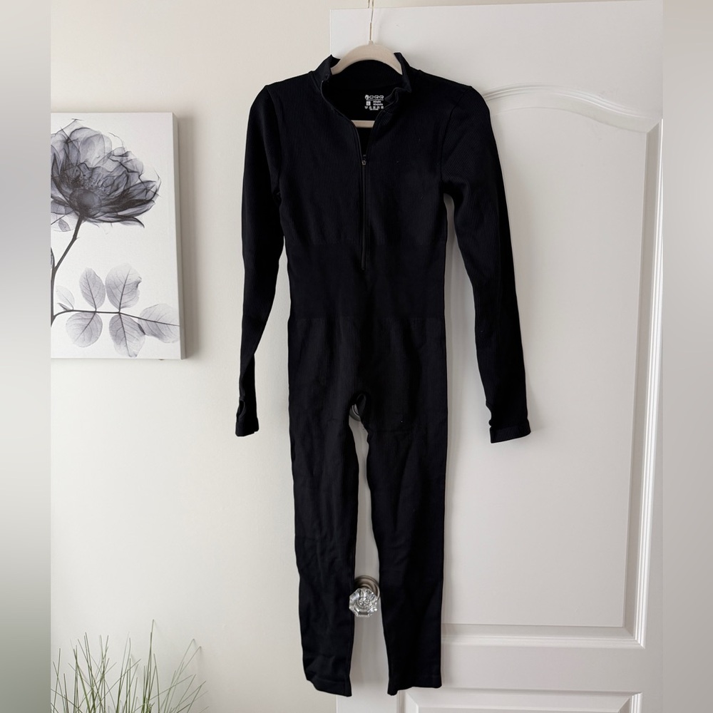 Black Women's Long-Sleeve One-Piece Jumpsuit